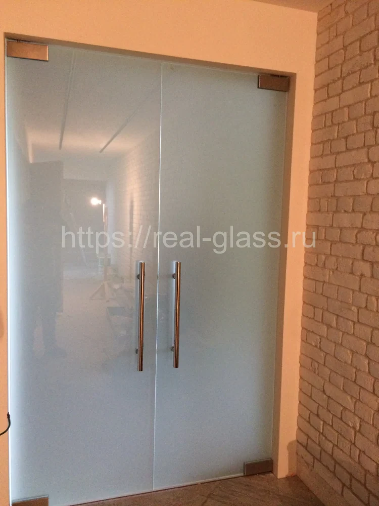 Маятниковые двери с доводчиком Bohle