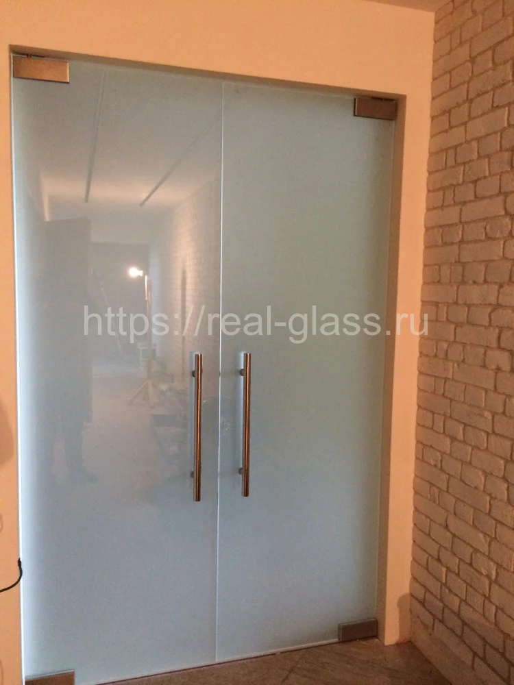 Маятниковые двери с доводчиком Bohle