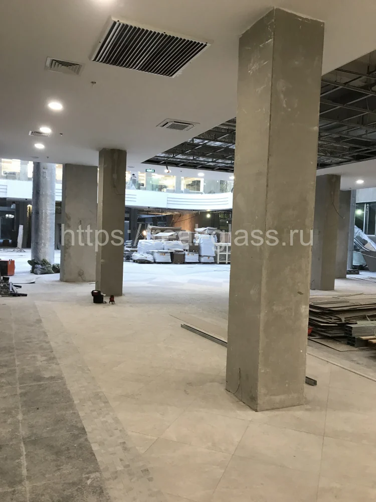 Зеркальные колонны Универмаг Кировский