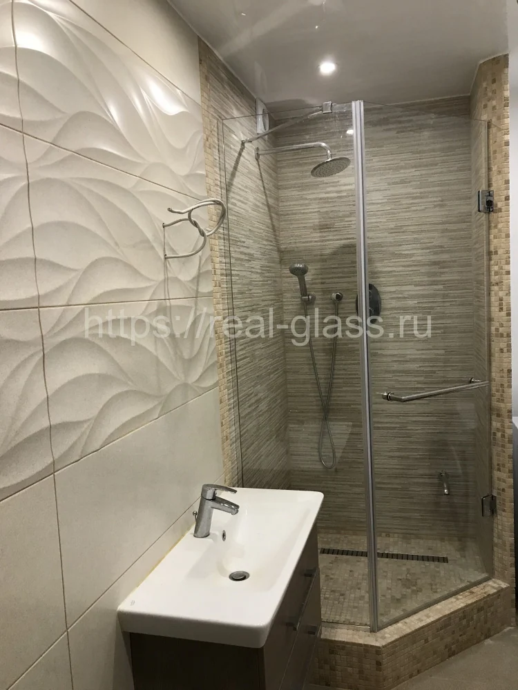 Душевая 135 градусов с 1 "глухарем".