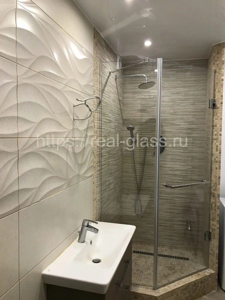 Душевая 135 градусов с 1 "глухарем".