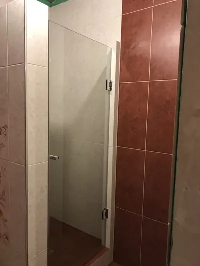 Дверь в душевую