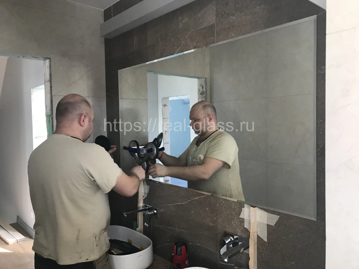 Зеркало с фацетом в Энколово