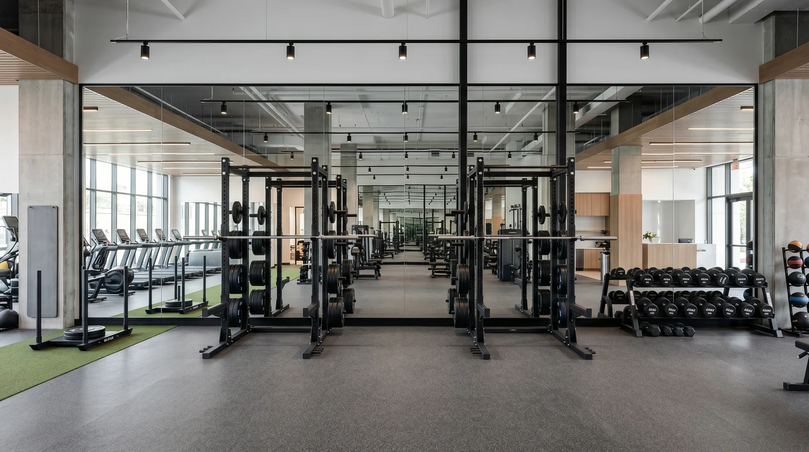 Ultra-realistic_premium_fitness_club_interior_202606141646